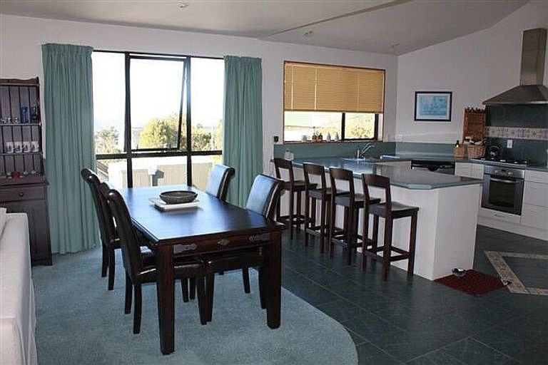 Photo of property in 19 Waru Street, Khandallah, Wellington, 6035