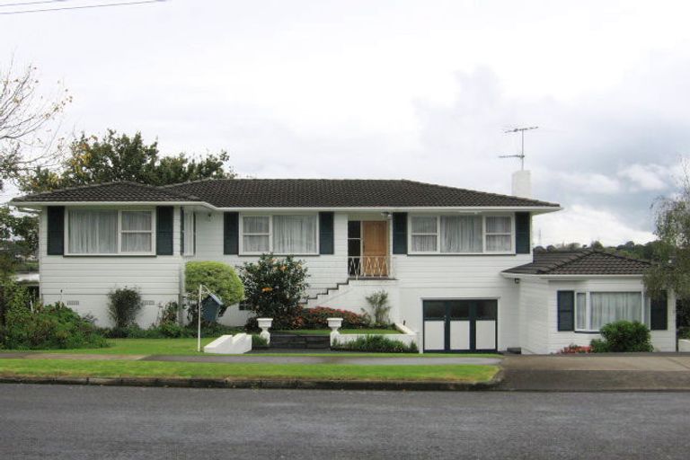 Photo of property in 136 Tiraumea Drive, Pakuranga, Auckland, 2010