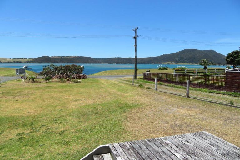 Photo of property in 38 Waterfront Road, Pukenui, 0484