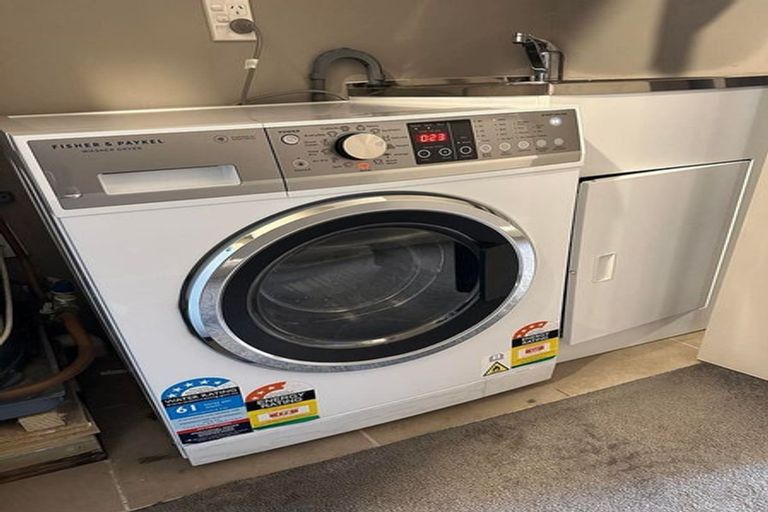 Photo of property in 3/4a Malvern Road, Ngauranga, Wellington, 6035