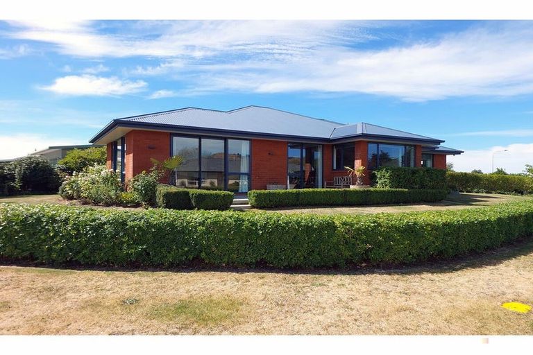 Photo of property in 1 Eric Batchelor Place, Waimate, 7924