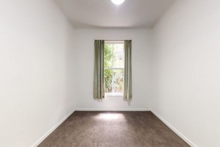 Photo of property in 16 Highbury Road, Highbury, Wellington, 6012