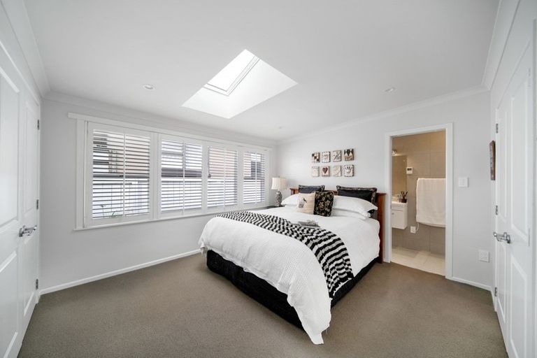 Photo of property in 11 The Anchorage, Sunnyhills, Auckland, 2010