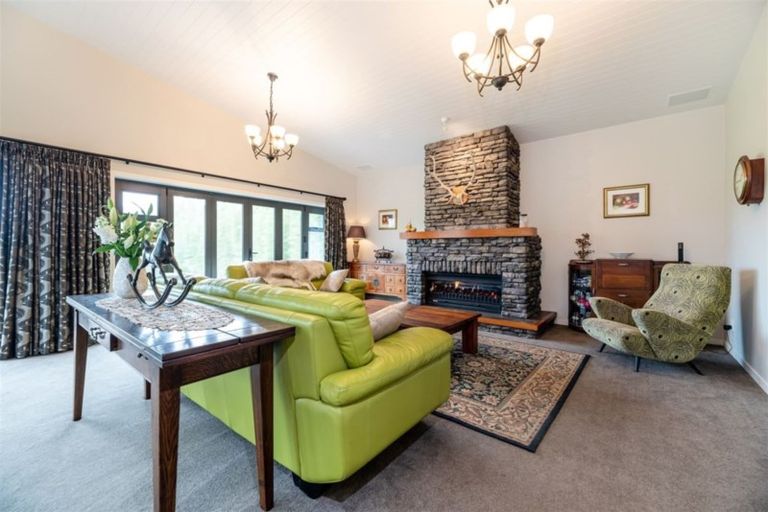 Photo of property in 32 Hanham Road, Kumeu, 0891