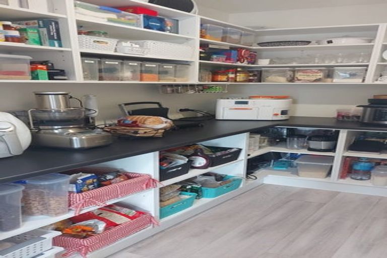 Photo of property in 14 Salisbury Crescent, Wallaceville, Upper Hutt, 5018