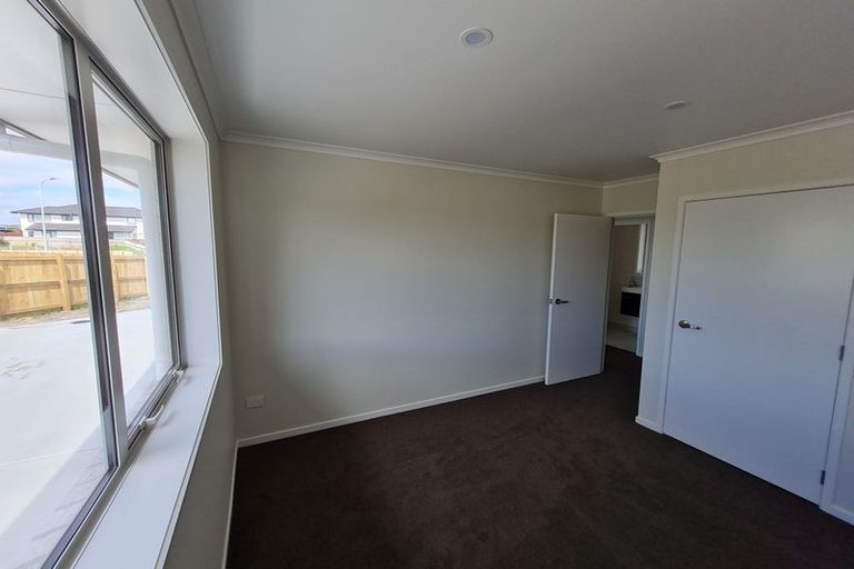 Photo of property in 15 Ocean View Rise, Ruakaka, 0116