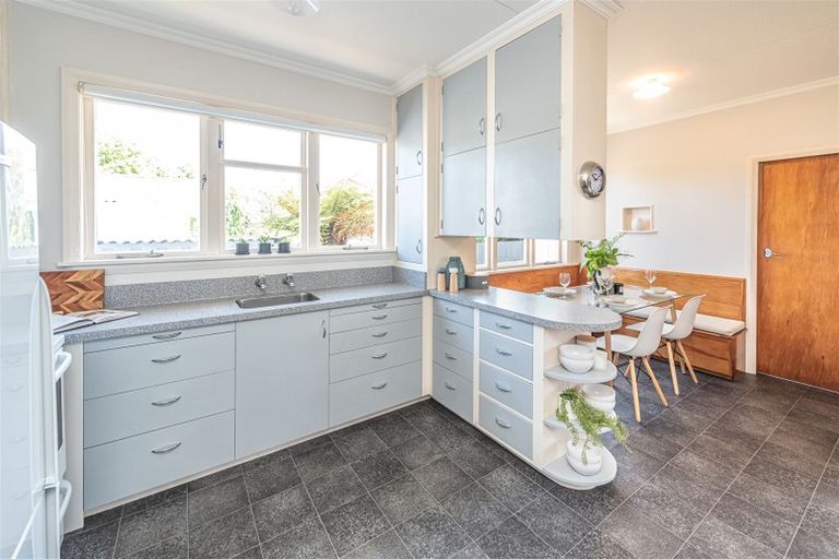 Photo of property in 39 Wikitoria Road, Putiki, Whanganui, 4501