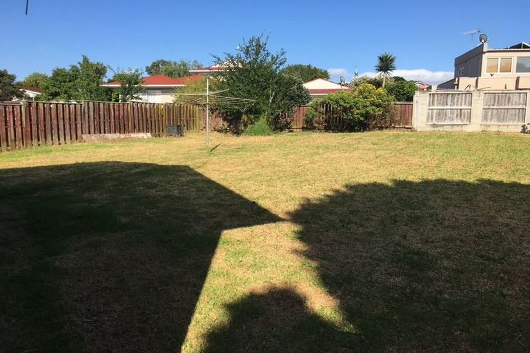 Photo of property in 15 Olena Avenue, Sunnyhills, Auckland, 2010