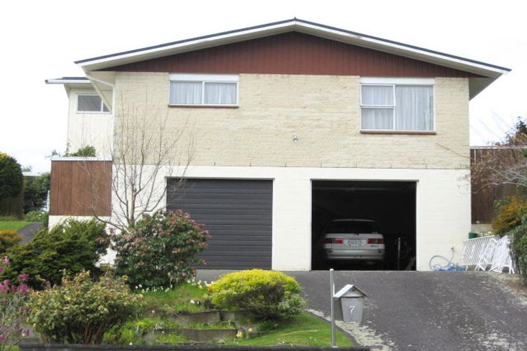 Photo of property in 7 Montana Place, Merrilands, New Plymouth, 4312