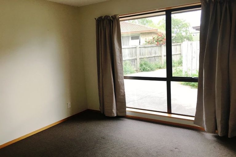 Photo of property in 2/27 Castile Place, Belfast, Christchurch, 8051