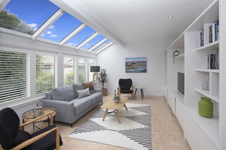 Photo of property in 43 Jacksons Road, Lyttelton, 8082