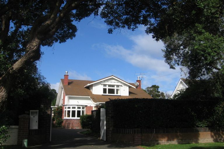 Photo of property in 26 Saint Albans Grove, Woburn, Lower Hutt, 5010