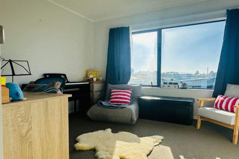 Photo of property in 95 Battalion Drive, Papakura, 2110