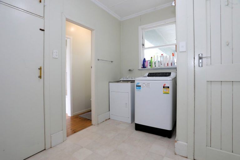 Photo of property in 2 Viles Road, Bulls, 4894