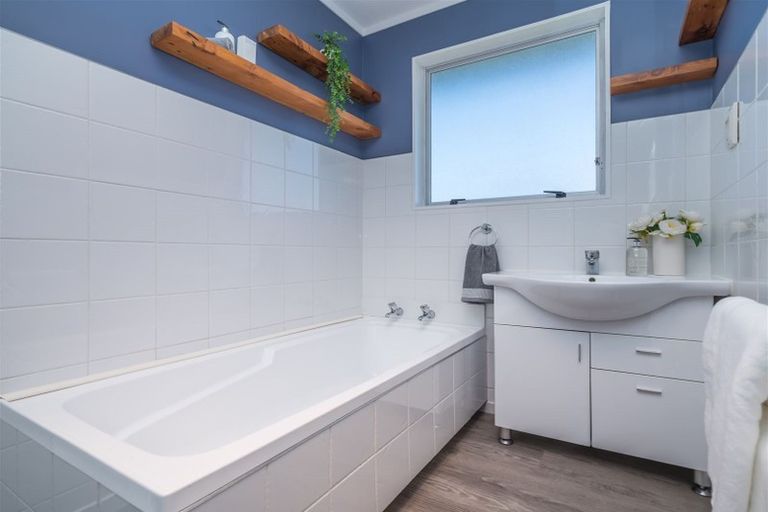 Photo of property in 22 Lockhart Avenue, Milson, Palmerston North, 4414