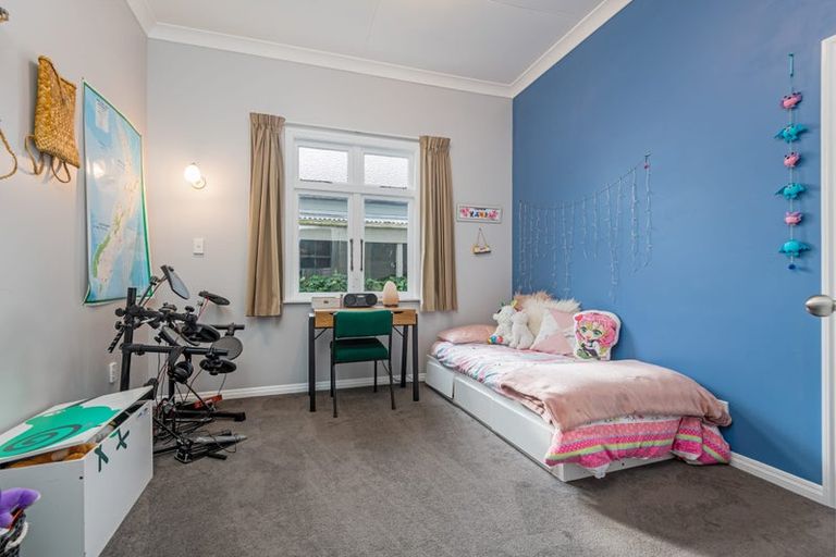 Photo of property in 43 Knowles Street, Terrace End, Palmerston North, 4410