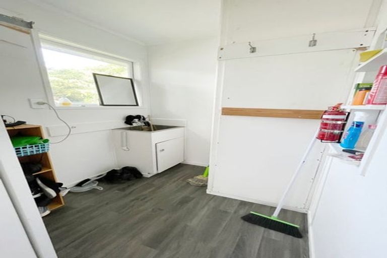 Photo of property in 38 Neal Avenue, Glenfield, Auckland, 0629