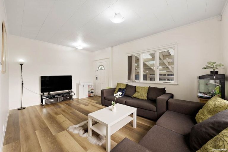 Photo of property in 1/245 Pakuranga Road, Pakuranga, Auckland, 2010