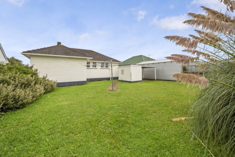 Photo of property in 279 South Road, Hawera, 4610