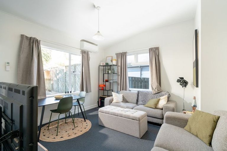Photo of property in 8 Shannon Street, Mount Victoria, Wellington, 6011