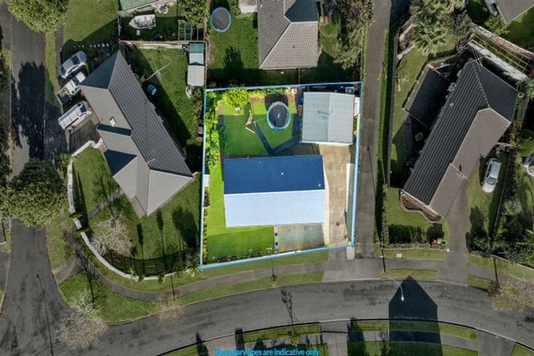 Photo of property in 14 Randwick Place, Randwick Park, Auckland, 2105