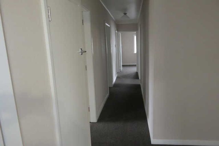 Photo of property in 27 Strowan Avenue, Fairfield, Hamilton, 3214