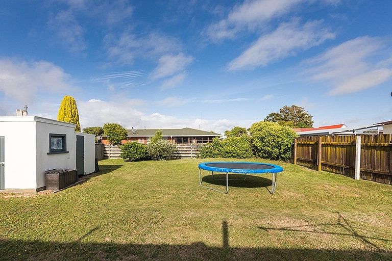 Photo of property in 35 Kauri Street, Roslyn, Palmerston North, 4414