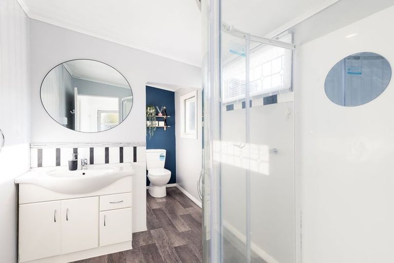 Photo of property in 12 Rhodes Street, Waimate, 7924