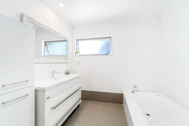 Photo of property in 22 Cascaden Road, Gulf Harbour, Whangaparaoa, 0930