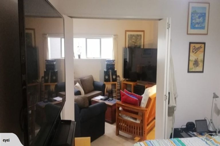 Photo of property in Dixonlane Apartments, 7/7 Feltex Lane, Te Aro, Wellington, 6011