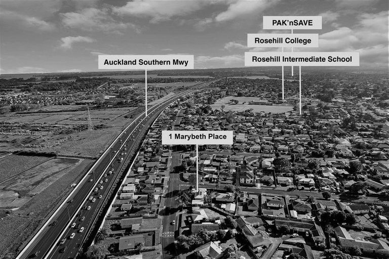 Photo of property in 1 Marybeth Place, Rosehill, Papakura, 2113