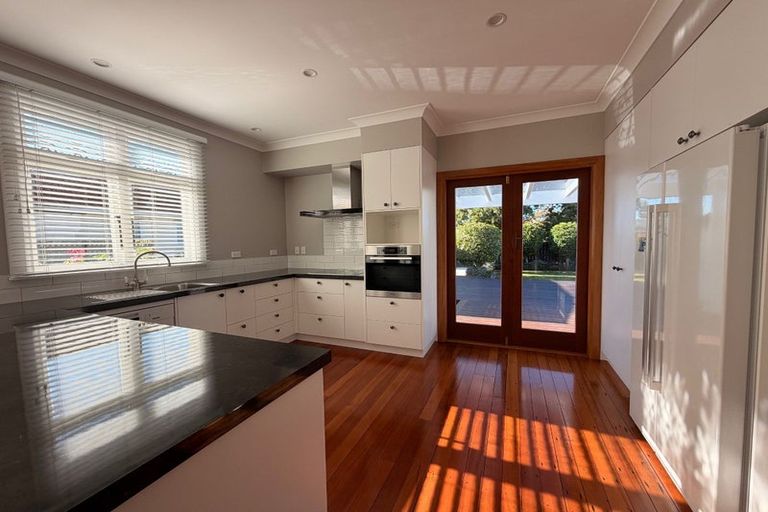 Photo of property in 19 Guy Avenue, Takaro, Palmerston North, 4410