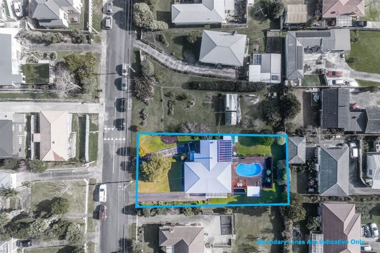 Photo of property in 74 Sylvan Crescent, Te Atatu South, Auckland, 0610