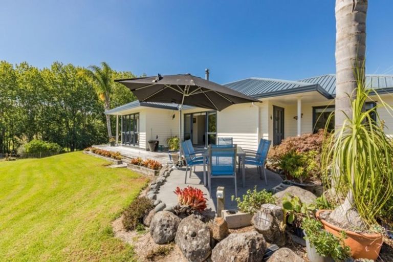 Photo of property in 683e Puketona Road, Haruru, 0204