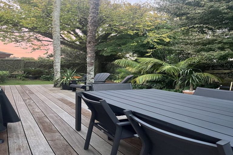 Photo of property in 3/4 Frater Avenue, Milford, Auckland, 0620