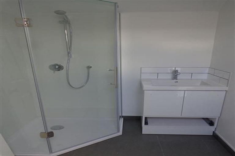 Photo of property in 14 Hagen Close, Golflands, Auckland, 2013