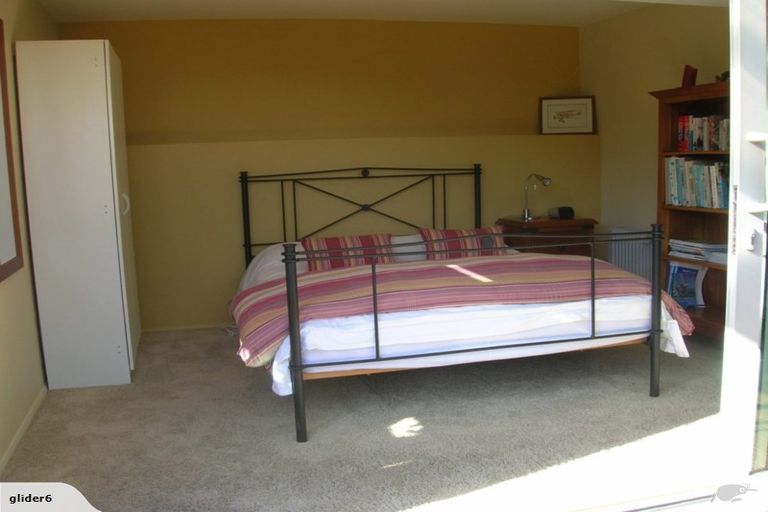 Photo of property in 5 Kaitawa Road, York Bay, Lower Hutt, 5013