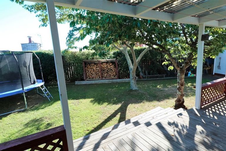 Photo of property in 2 Fairbrother Street, Carterton, 5713