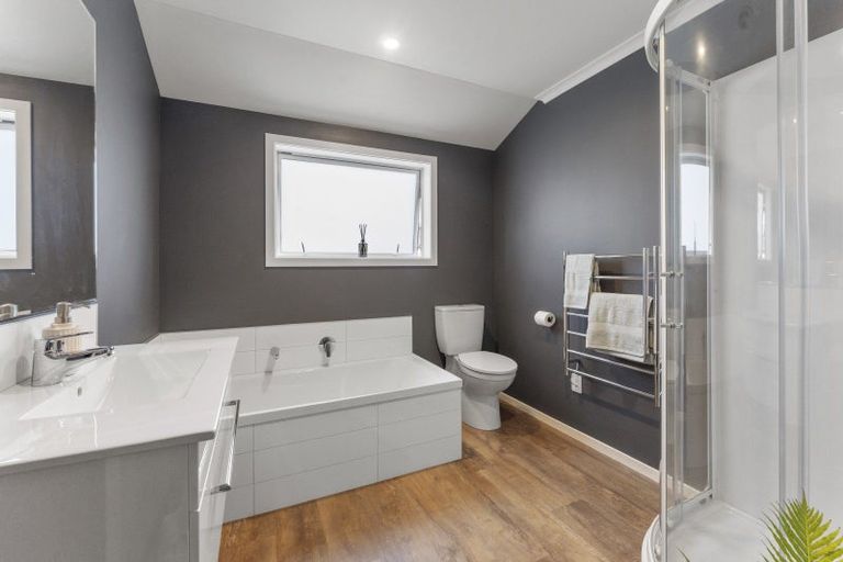 Photo of property in 4 Te Wiremu Lane, Otaki, 5512