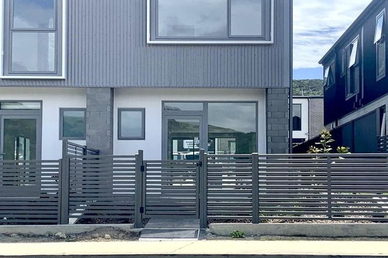 Photo of property in 54 Koreke Close, Kenepuru, Porirua, 5022