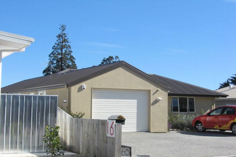 Photo of property in 16 Cambelldon Crescent, Stoke, Nelson, 7011