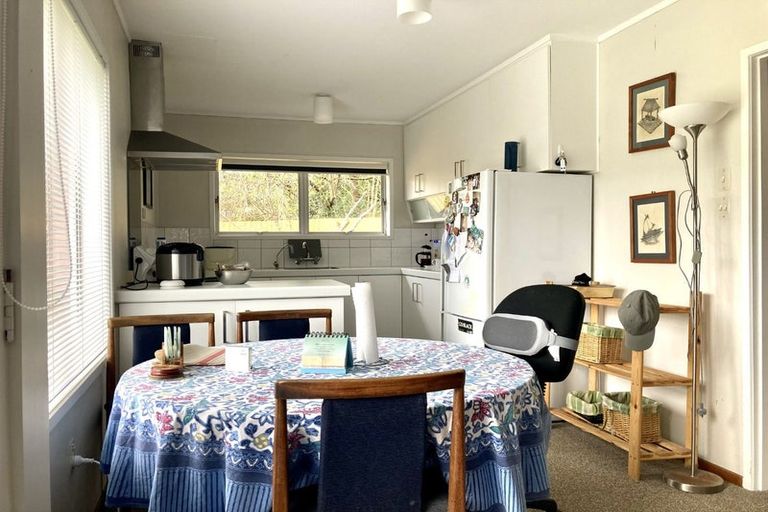 Photo of property in 5/1 Takapu Street, Henderson, Auckland, 0612