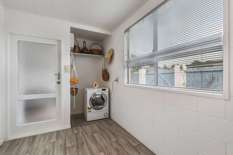 Photo of property in 2 Knox Place, Greerton, Tauranga, 3112