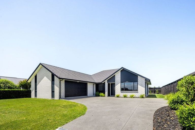 Photo of property in 44 Norfolk Drive, Cambridge, 3434