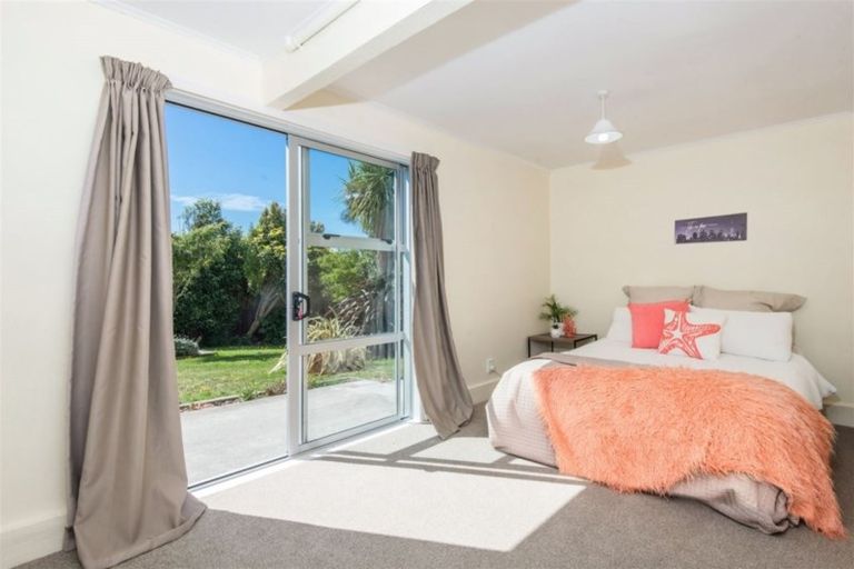 Photo of property in 43 Carluke Street, Paparangi, Wellington, 6037