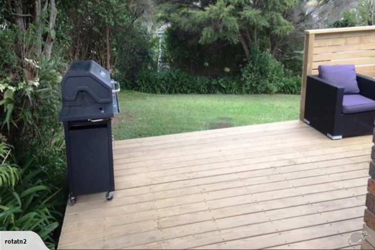 Photo of property in 2/40a Blakeborough Drive, Forrest Hill, Auckland, 0620