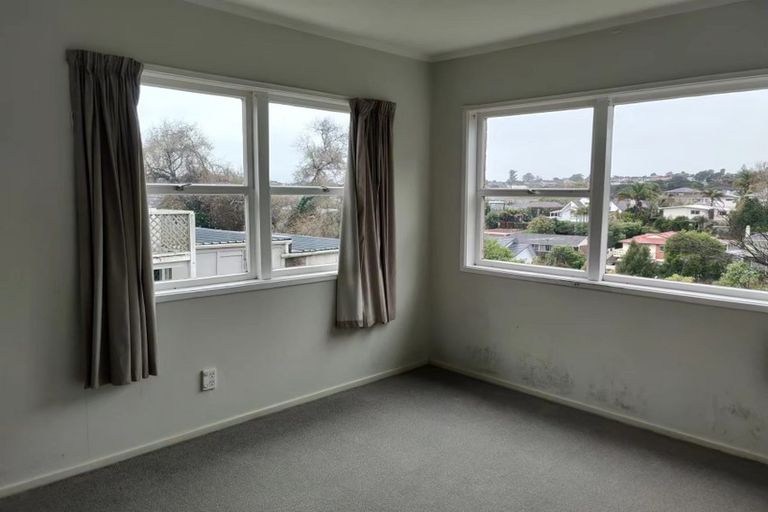 Photo of property in 1/11 Cruickshank Crescent, Meadowbank, Auckland, 1072