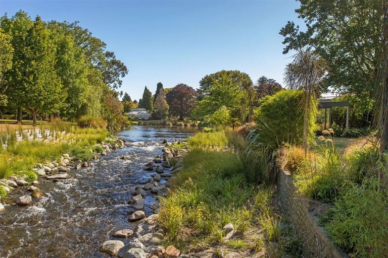 Photo of property in 27 Fendalton Road, Fendalton, Christchurch, 8014