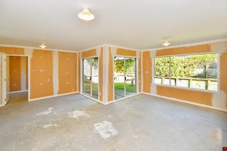 Photo of property in 5 Woodlark Close, Weymouth, Auckland, 2103