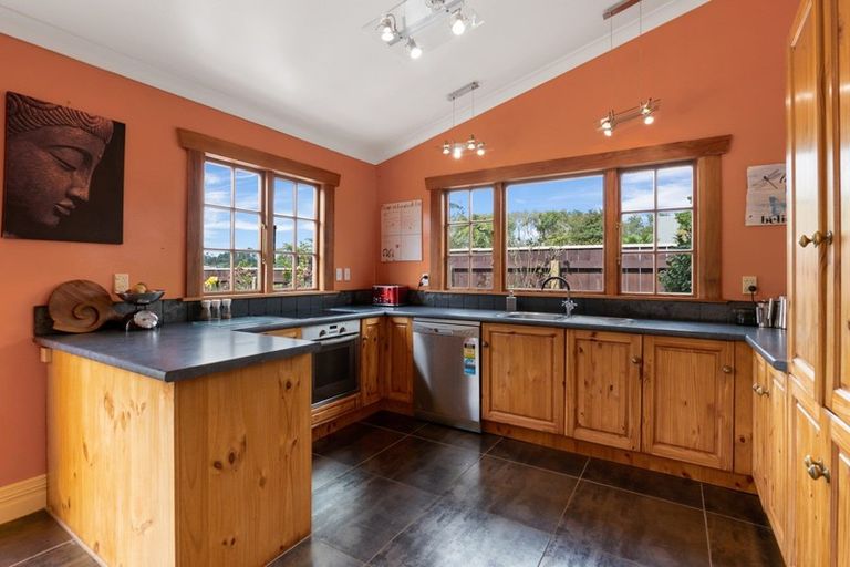 Photo of property in 1 Bosworth Street, Egmont Village, 4372